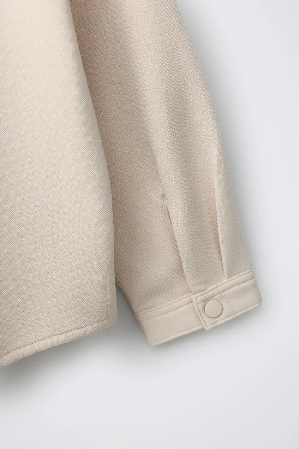 ژاکت اورشرت (Shacket) پسرانه – طرح مینیمال بژ کلاسیک - Image 2